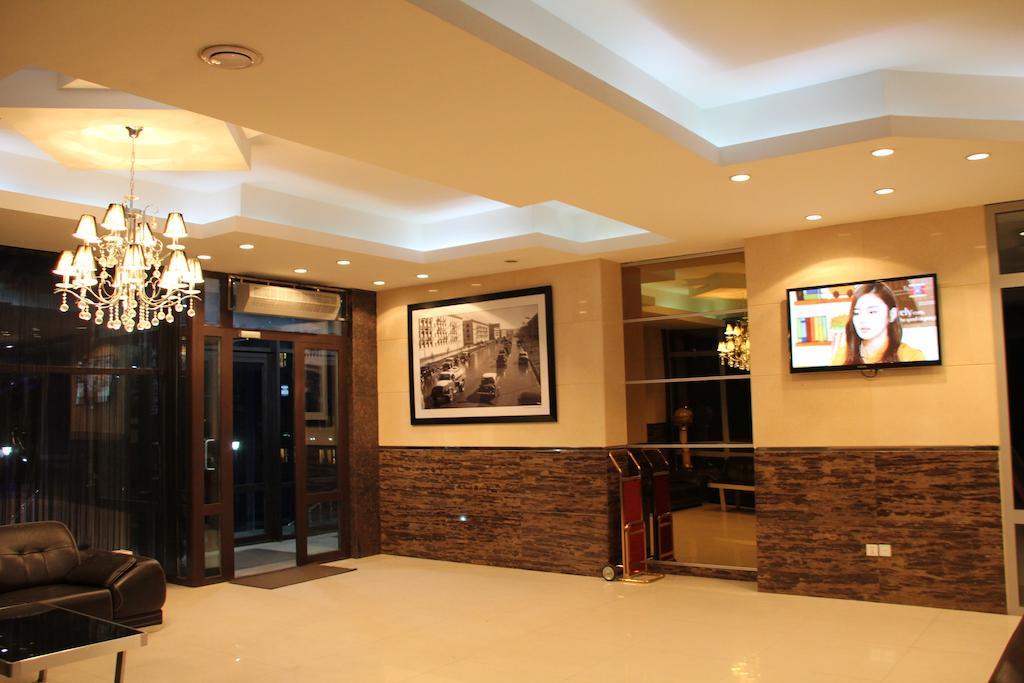 Park Hotel Ulaanbaatar Bagian luar foto